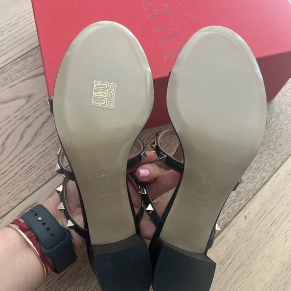 ♥️SOLD♥️ Valentino Garavani Rockstud Black Caged Sandals Slides 38.5 8 - Picture 6 of 14